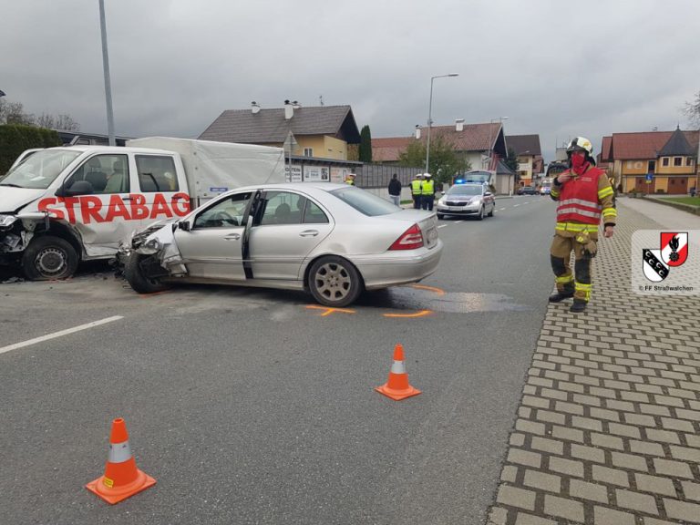 04.11.2020 Aufräumen nach Verkehrsunfall